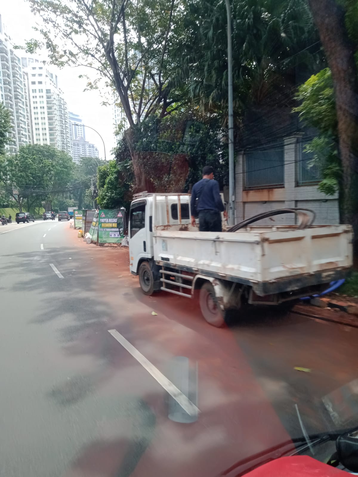 Penataan trotoar di Jalan Kyai Maja Wilayah Kebayoran Baru Jakarta Selatan